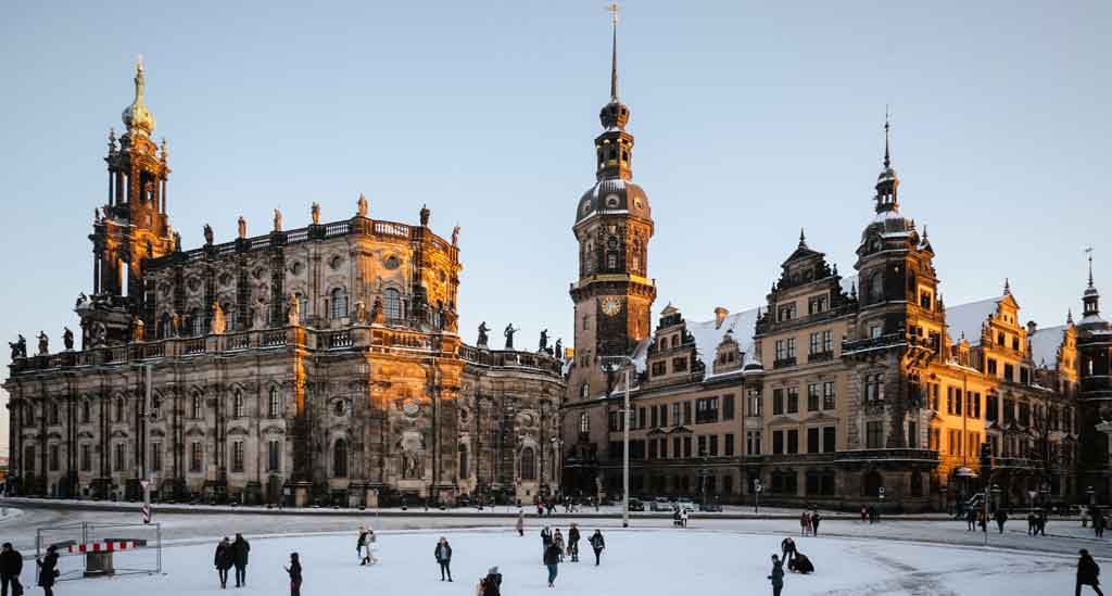 Dresden-Theaterplatz-(c)-Sebastian-Weingart-(DML-BY)