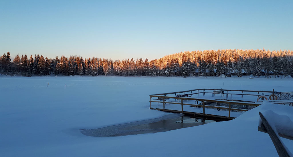 bevroren-meer-Lapland
