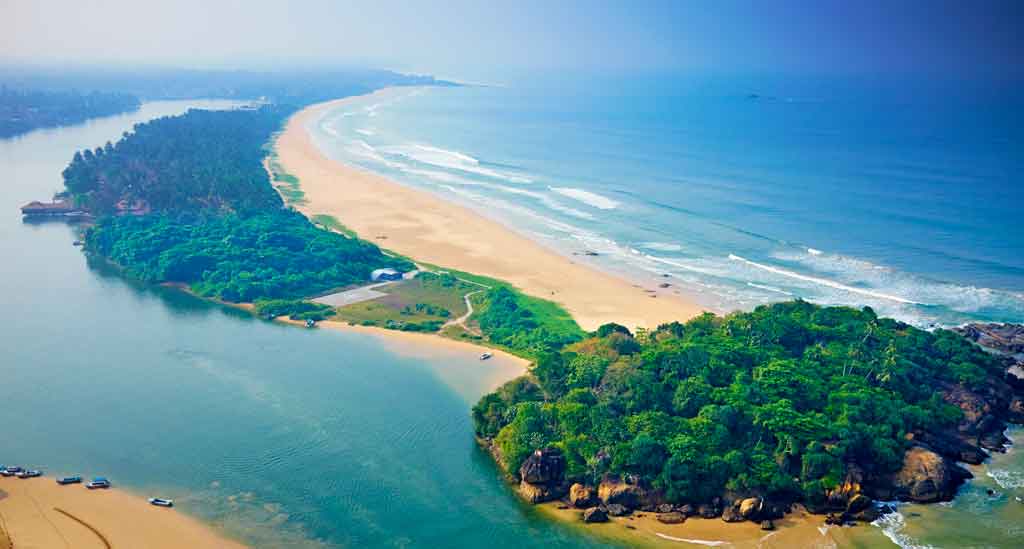 Relaxen aan het Bentota strand